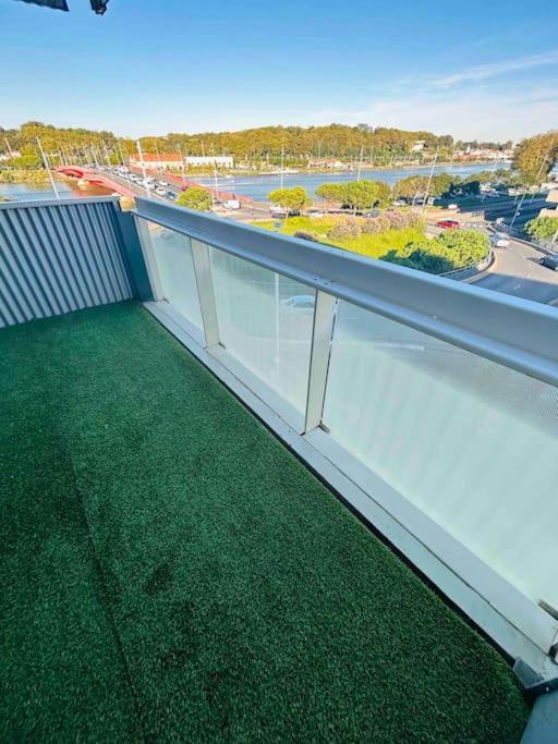 Appartement T2 + Parking Privatif - Centre Ville Bayonne Buitenkant foto